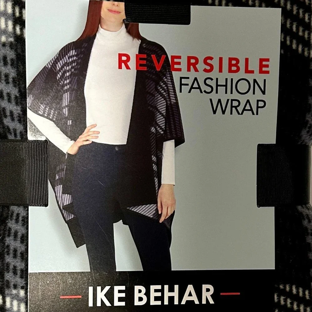 Ike Behar Reversible Fashion Wrap With High Pile Fleece One Size Soft Warm (NEW)